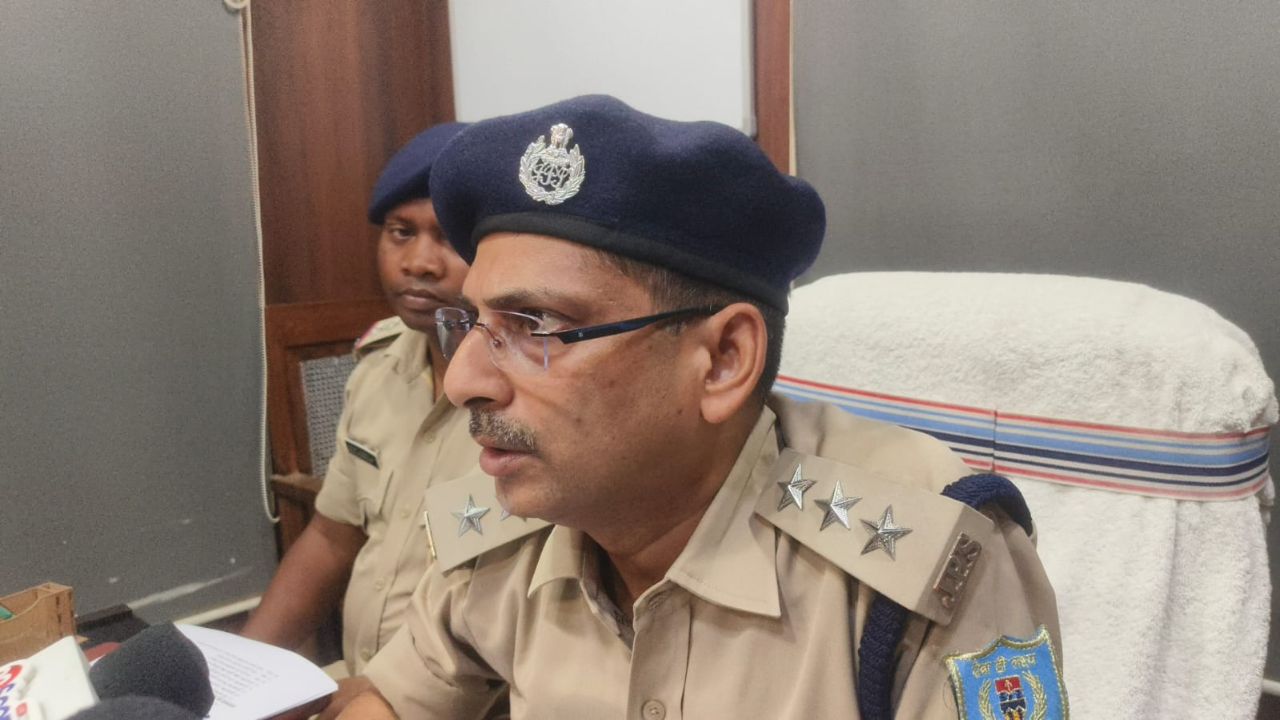 देवघर में ‘स्मैक सिंडिकेट’ पर पुलिस का बड़ा वार, 8.43 ग्राम ब्राउन शुगर संग 2 तस्कर गिरफ्तार