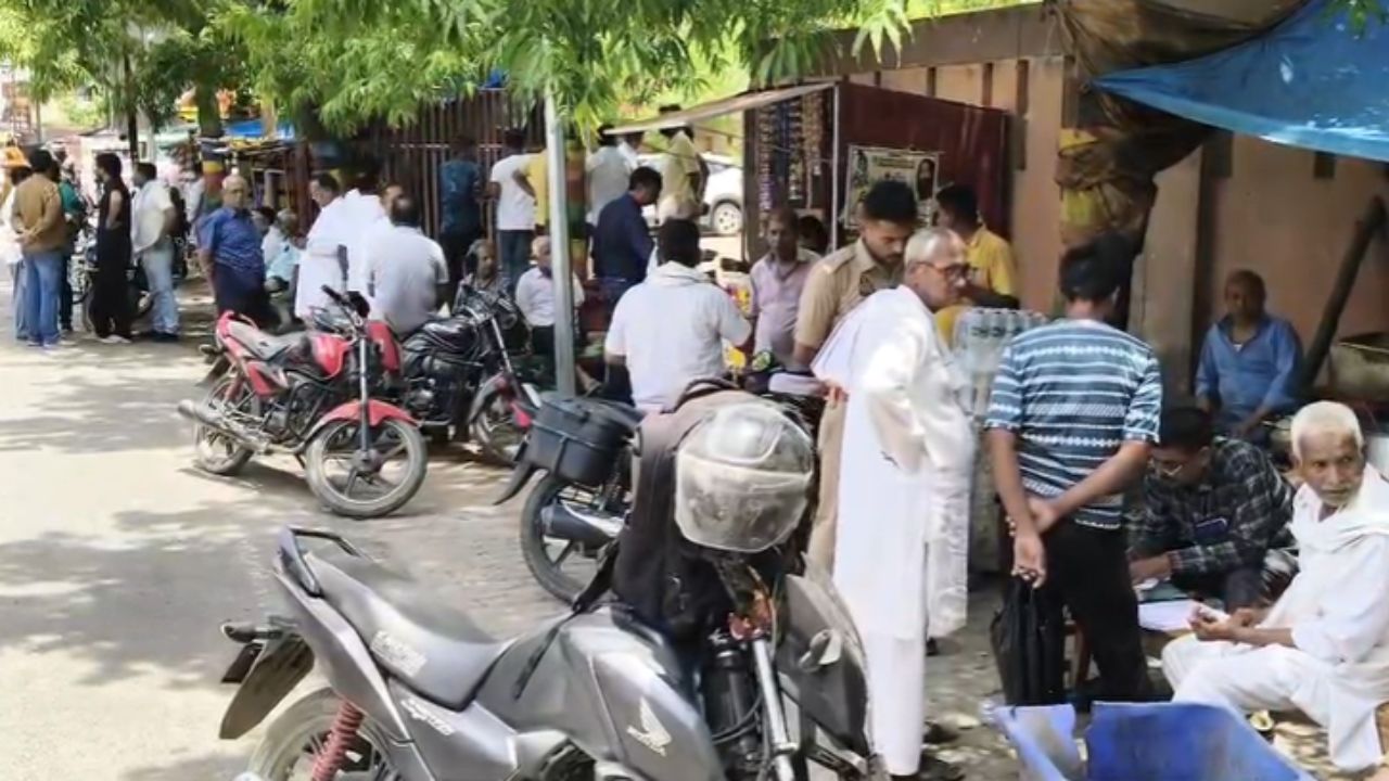 जिस पत्नी ने साथ जीने की कसम खाई, उसी पर पति की मौत का आरोप… देवरिया की घटना से सनसनी