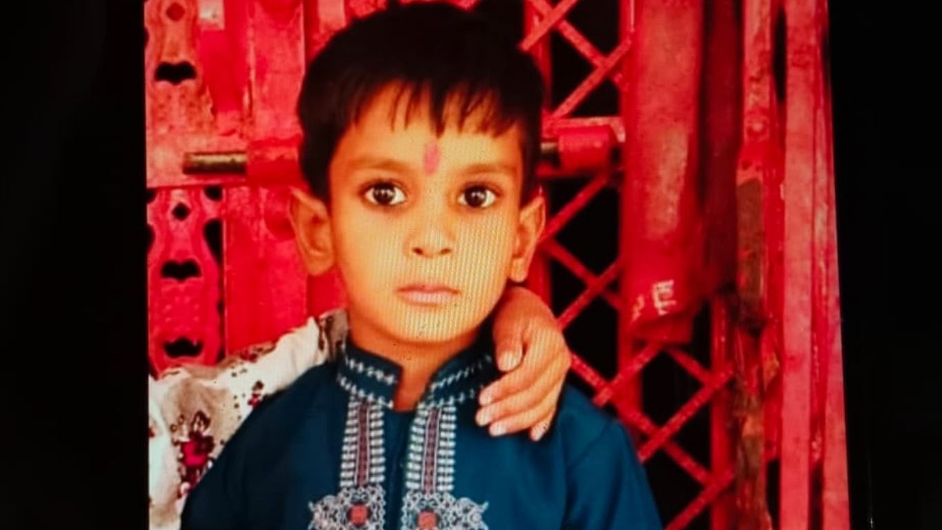 उनका कहना है कि हादसे के बाद हथगांव थाना प्रभारी ने आश्वासन दिया था कि बाइक चालक को जल्द गिरफ्तार किया जाएगा, लेकिन कार्रवाई न होने पर ग्रामीणों में आक्रोश फैल गया और उन्होंने सड़क जाम कर विरोध जताया था।
