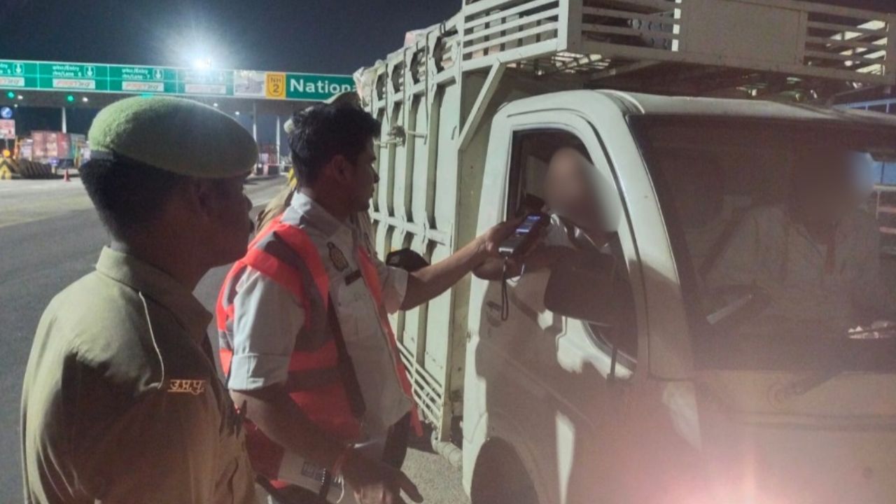 जिंदपुर टोल प्लाजा, कटोघन टोल प्लाजा और बड़ौरी टोल प्लाजा इन स्थानों पर यातायात पुलिस और स्थानीय थाना टीमों ने मिलकर सघन जांच की।  (Img: Dynamite News) 