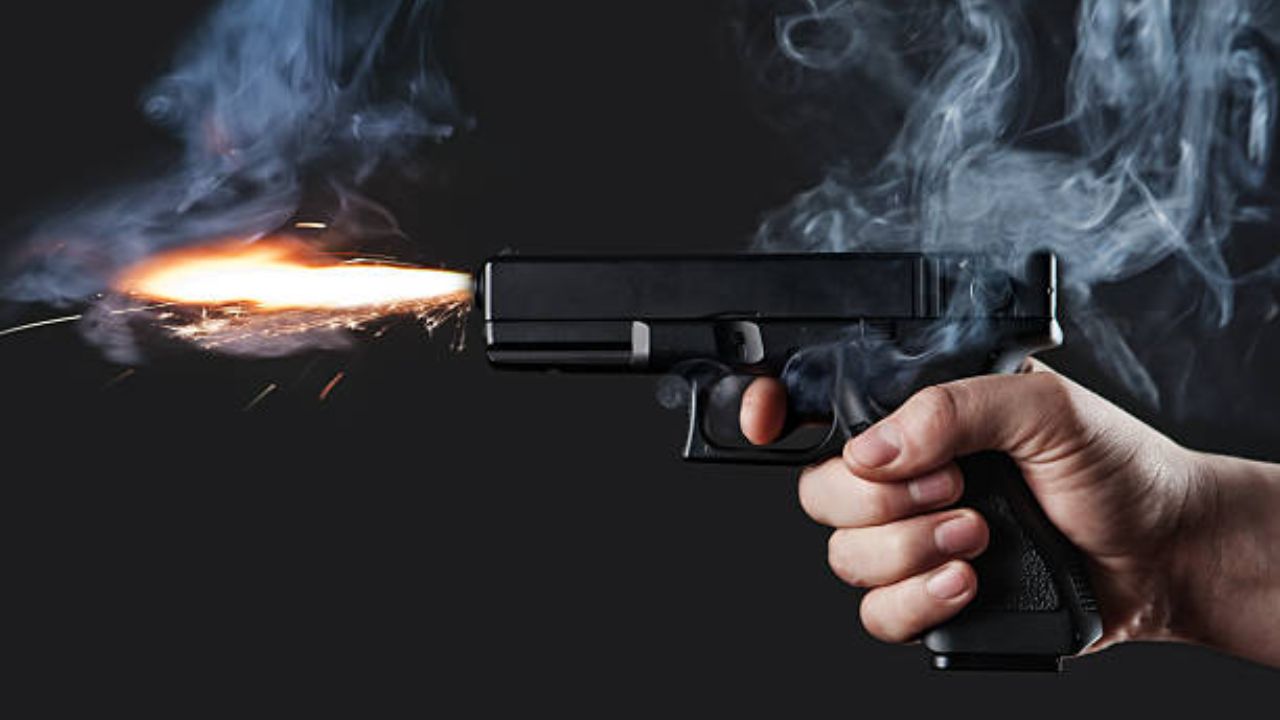 Bareilly Firing: मेड़ विवाद में खूनी संघर्ष, चली ताबड़तोड़ गोलियां; दो युवक घायल