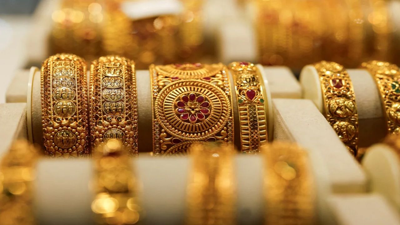 Gold Price Today: सोने-चांदी की कीमतों में जोरदार उछाल, दिल्ली समेत बड़े शहरों में बढ़े दाम, निवेशक हुए सतर्क आज