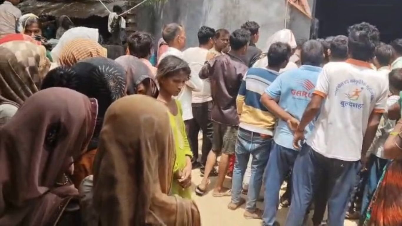 डेढ़ महीने पहले हुई थी शादी, अब कमरे में फंदे से लटका मिला युवक… बुलंदशहर में सनसनी