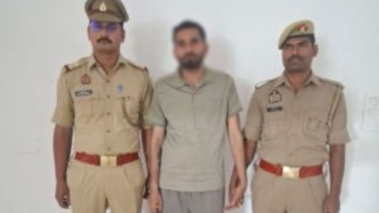 फर्जी एडमिशन लेटर से लाखों की ठगी, गोरखपुर पुलिस ने शातिर आरोपी को ऐसे दबोचा…