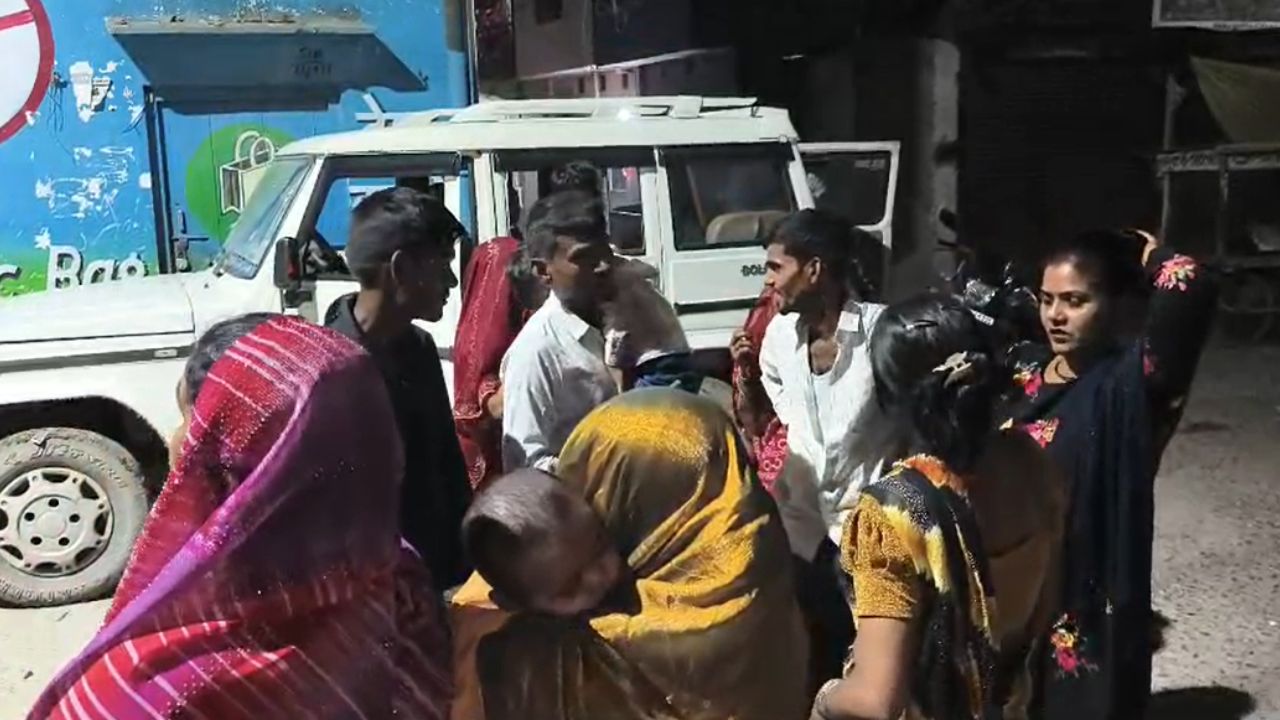 Hamirpur: बच्चे के मुंडन में जा रहे परिवार पर क्या आई आफत कि सभी स्तब्ध
