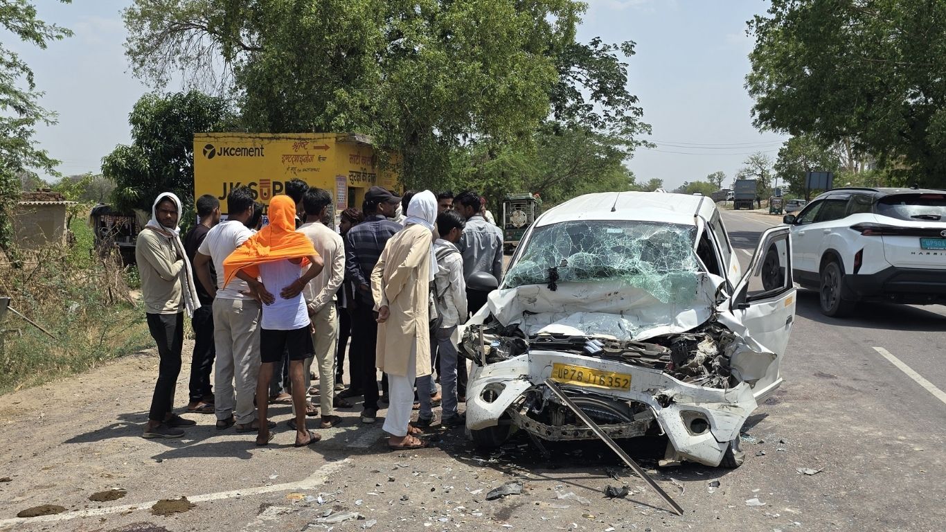 NH 34 Road Accident: कानपुर से निकले थे दर्शन करने, हमीरपुर में हुए भीषण एक्सीडेंट ने छीनीं 4 सांसें