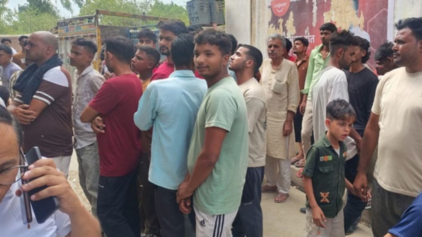 Muzaffarnagar News: प्रेम विवाह की जिद बनी मौत की वजह? घर के अंदर जो हुआ, उसने पूरे गांव को हिला दिया