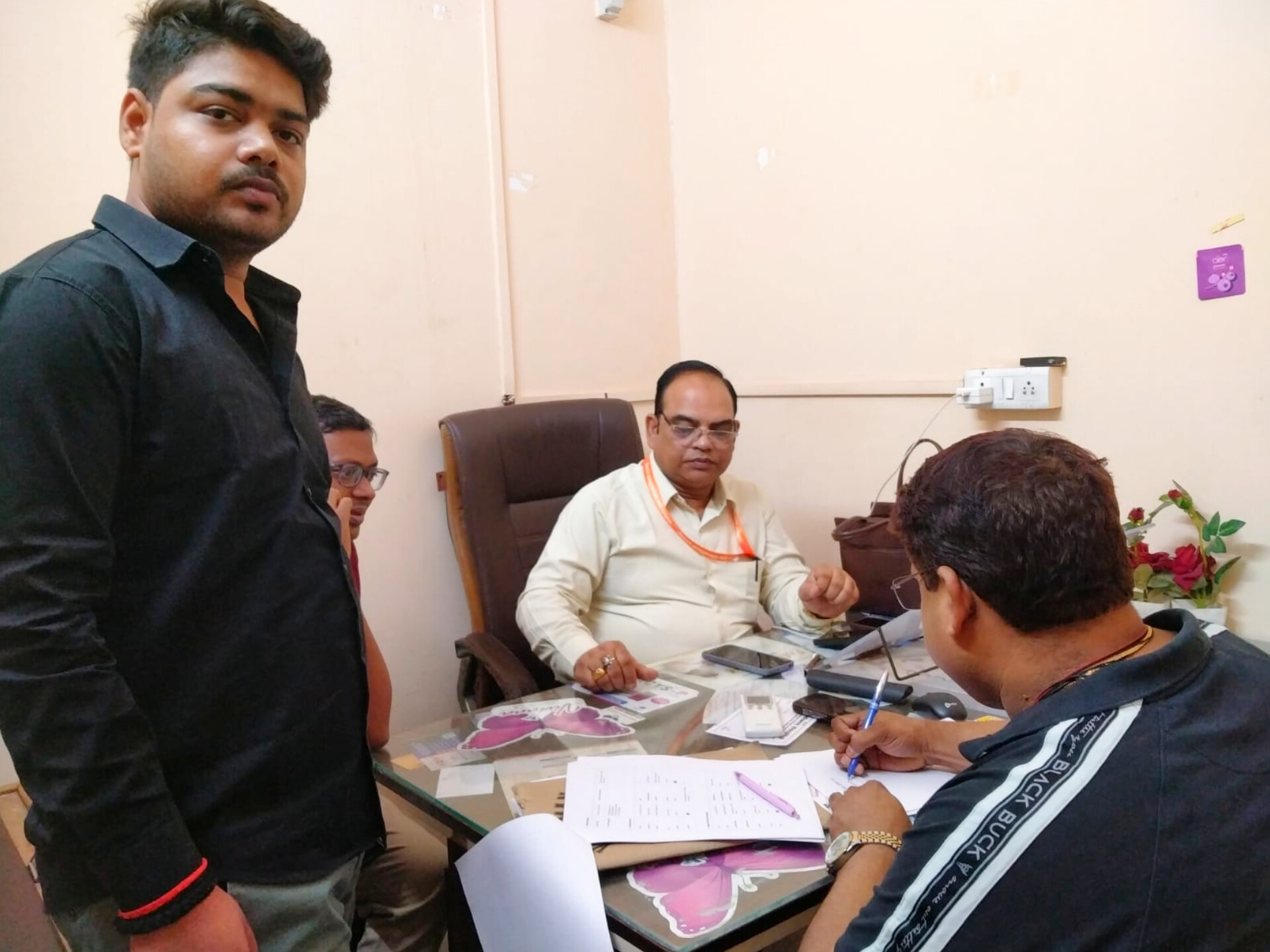 Balrampur: बलरामपुर में ‘मौत का अस्पताल’: बिना डिग्री कर रहे थे ऑपरेशन, प्रशासन ने किया कुर्क