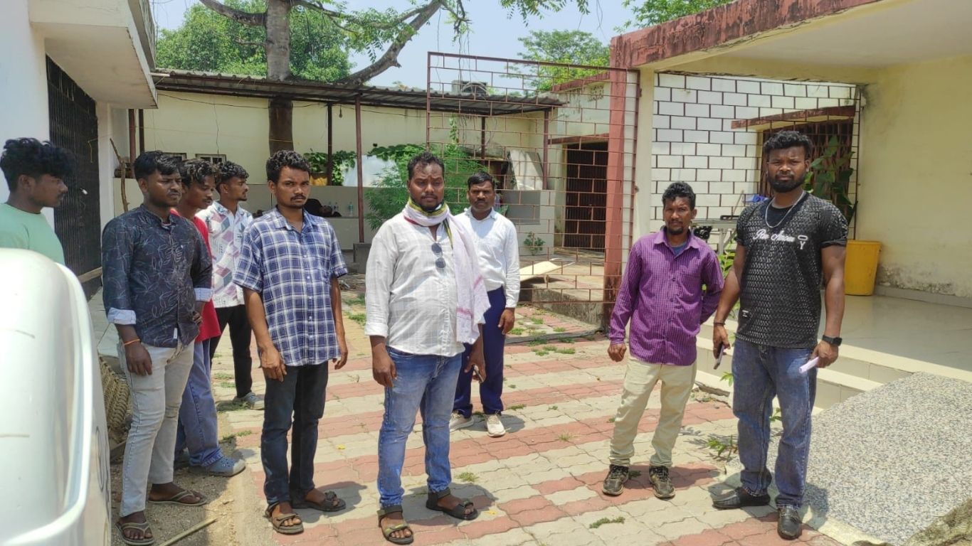 झारखंड के लातेहार में सनसनीखेज मामला: शिकारी बनकर गया था युवक, लेकिन खुद हो गया शिकार, पेड़ के नीचे मिली लाश