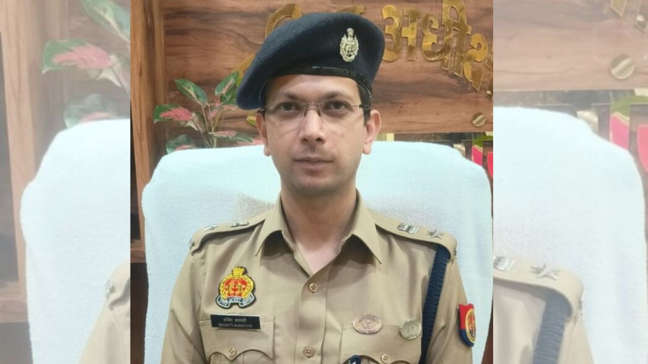 महराजगंज नगर पुलिस चौकी प्रभारी, जखीरा, चिऊटहा, फरेंदा, समेत 8 लोग लाइन हाजिर, जानिए किसको मिली नई जिम्मेदारी