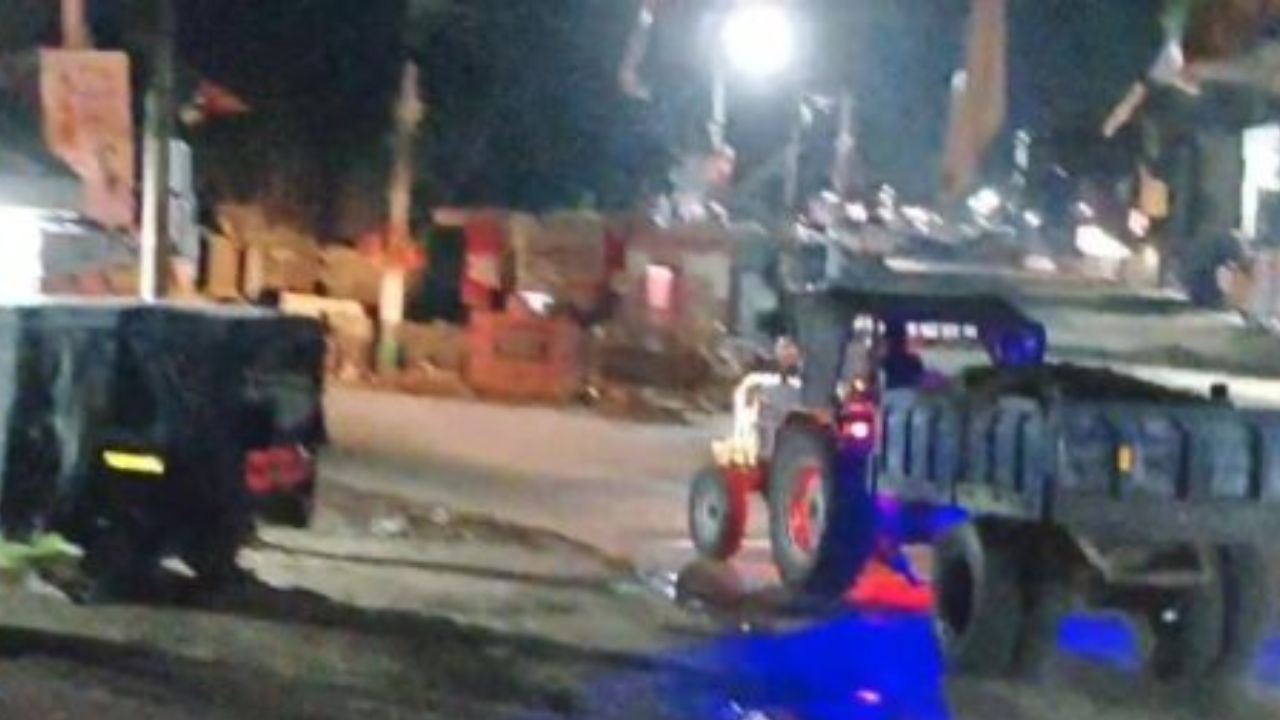 ठूठीबारी में बेखौफ खनन माफिया: आधीरात को पुलिस पिकेट के सामने से गुजर रहीं अवैध मिट्टी की ट्रॉलियां, सख्ती पर उठे सवाल