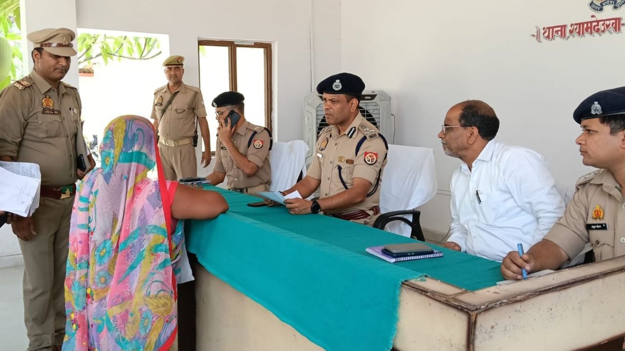 DIG एस. चनप्पा अचानक पहुंचे महराजगंज, थाना समाधान दिवस में सुनी फरियादियों की शिकायतें