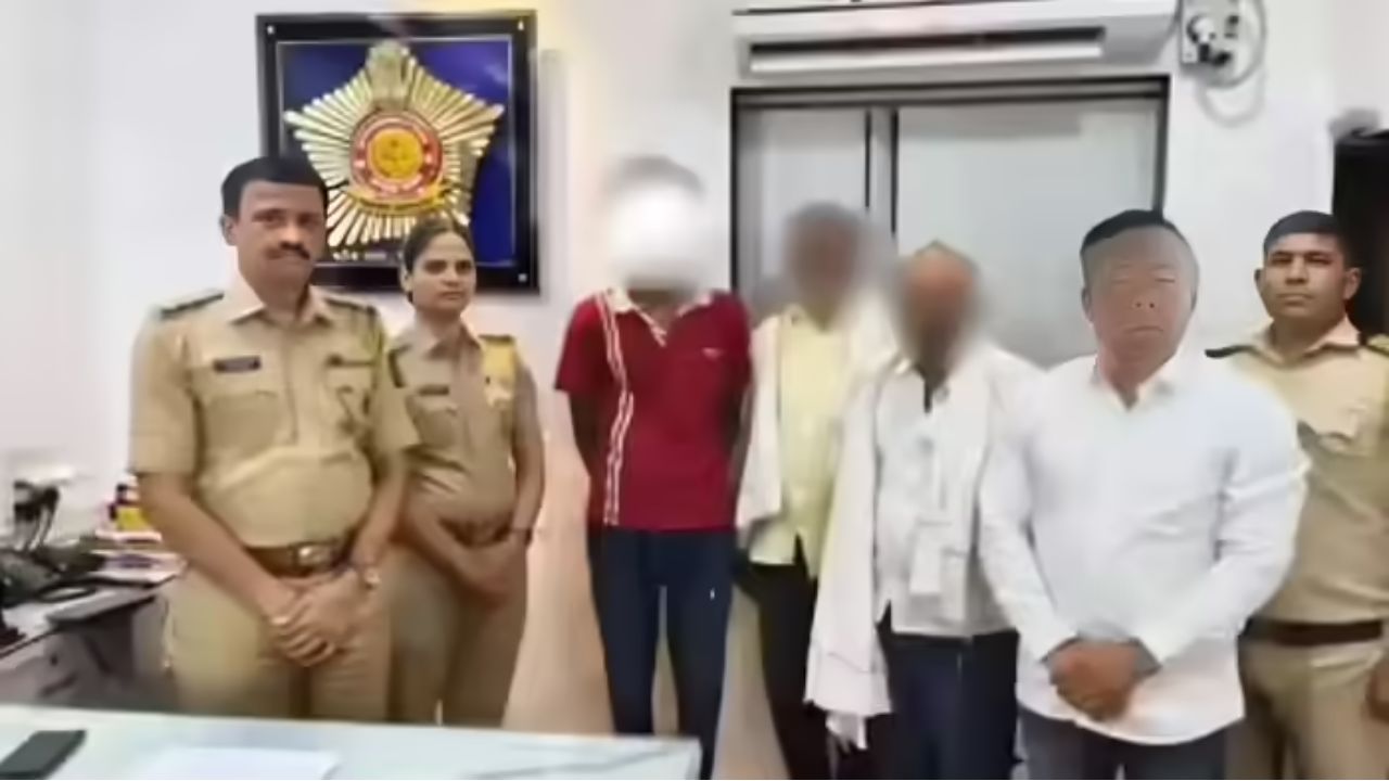 फुटपाथ पर भीख मांग रहा था मेडिकल छात्र, मुंबई पुलिस ने पिता से मिलाया तो भावुक हो उठा थाना
