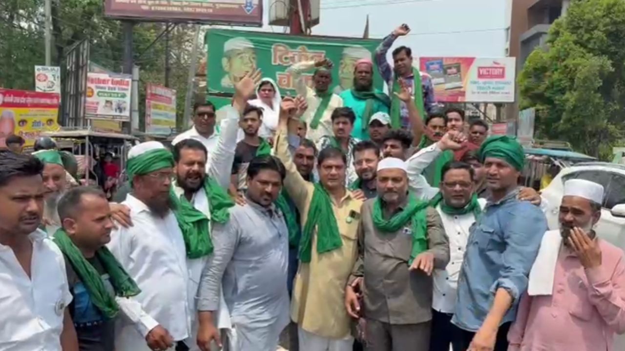 मुजफ्फरनगर में BKU का टिकैत चौक पर जोरदार प्रदर्शन, किसानों ने नगर पालिका पर उठाए सवाल