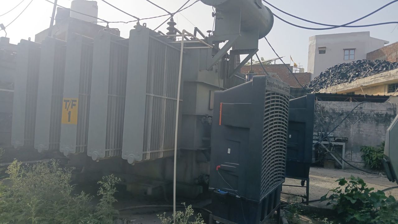 मुजफ्फरनगर में रिकॉर्ड बिजली लोड, ट्रांसफार्मरों को ठंडा रखने में जुटा विभाग