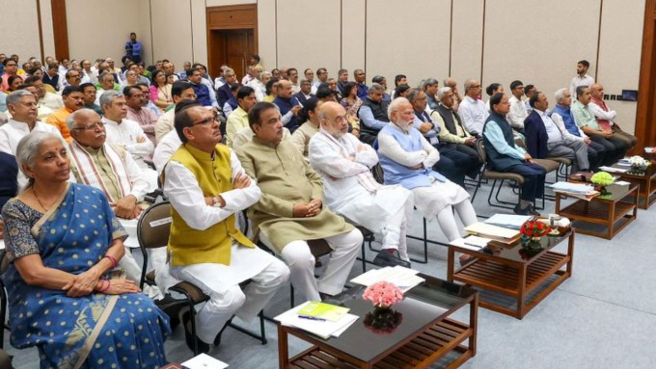 मंत्रिपरिषद की बैठक में पीएम मोदी ने विकसित भारत 2047 के लिये तैयार किया रोडमैप