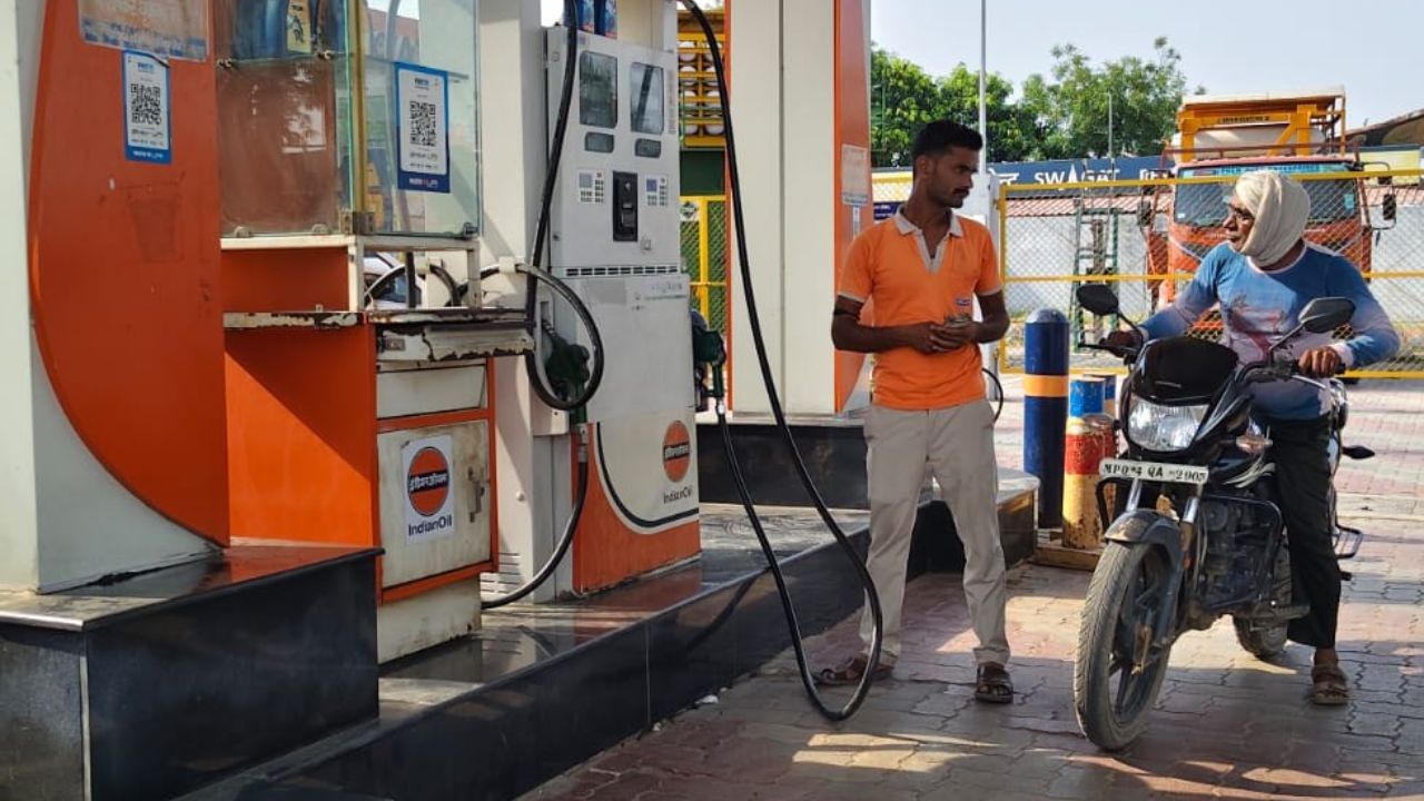 महंगाई की फिर मार! कानपुर में पेट्रोल-डीजल के दाम फिर बढ़े, पंप संचालकों में नाराजगी