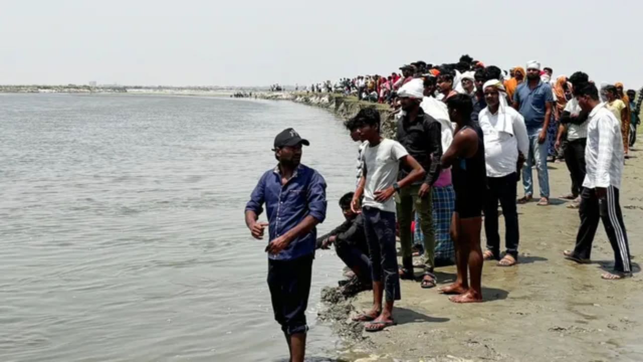 प्रयागराज: गंगा नदी में नहाने गए दो सगे भाई डूबे, तीन घंटे तलाश के बाद भी नहीं मिला सुराग