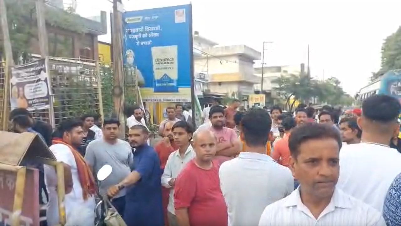सहारनपुर में मंदिर के पुजारी पर मासूम बच्ची से अश्लील हरकत का आरोप, ग्रामीणों ने पकड़कर पीटा