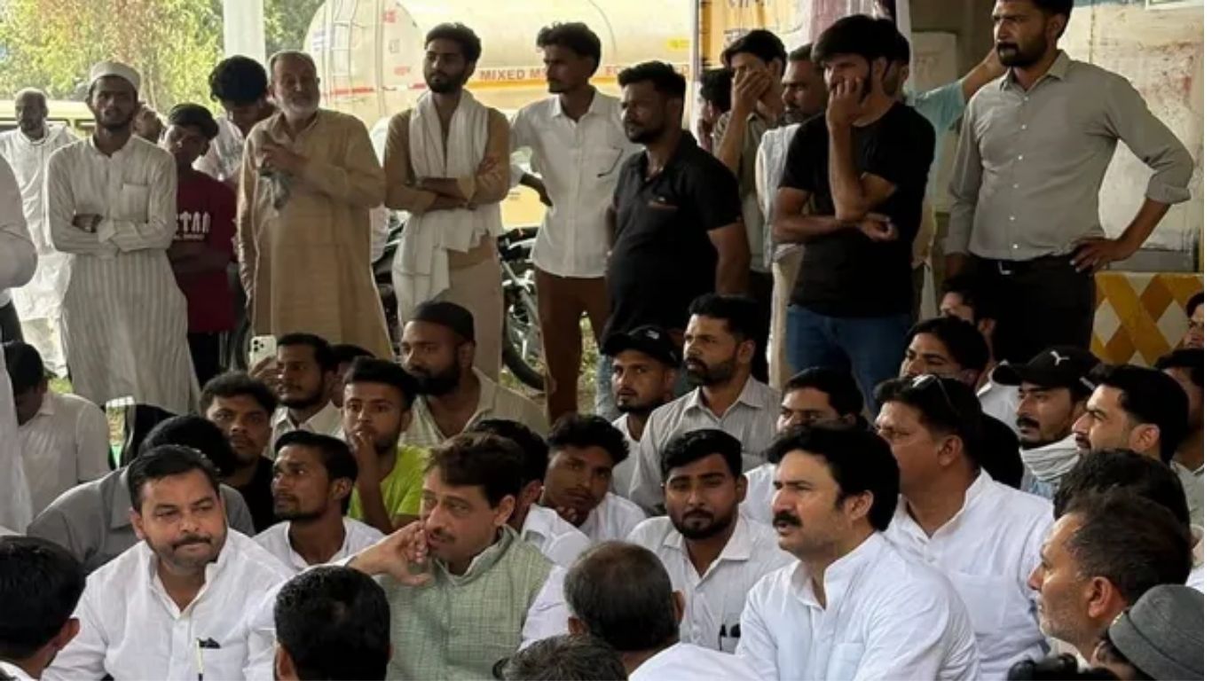 सहारनपुर में टोल प्लाजा के खिलाफ कांग्रेस सांसद इमरान मसूद का धरना, बोले- ‘घर से निकलते ही हो रही लूट’