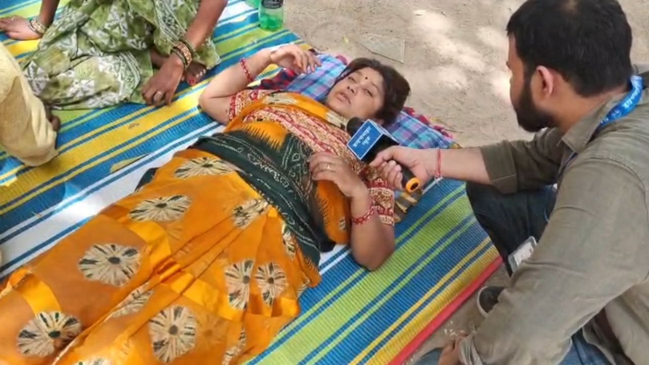 Ground Report | Video | 48 डिग्री तापमान पेड़ के नीचे तड़पती महिला; सैफई पीजीआई की खुली पोल