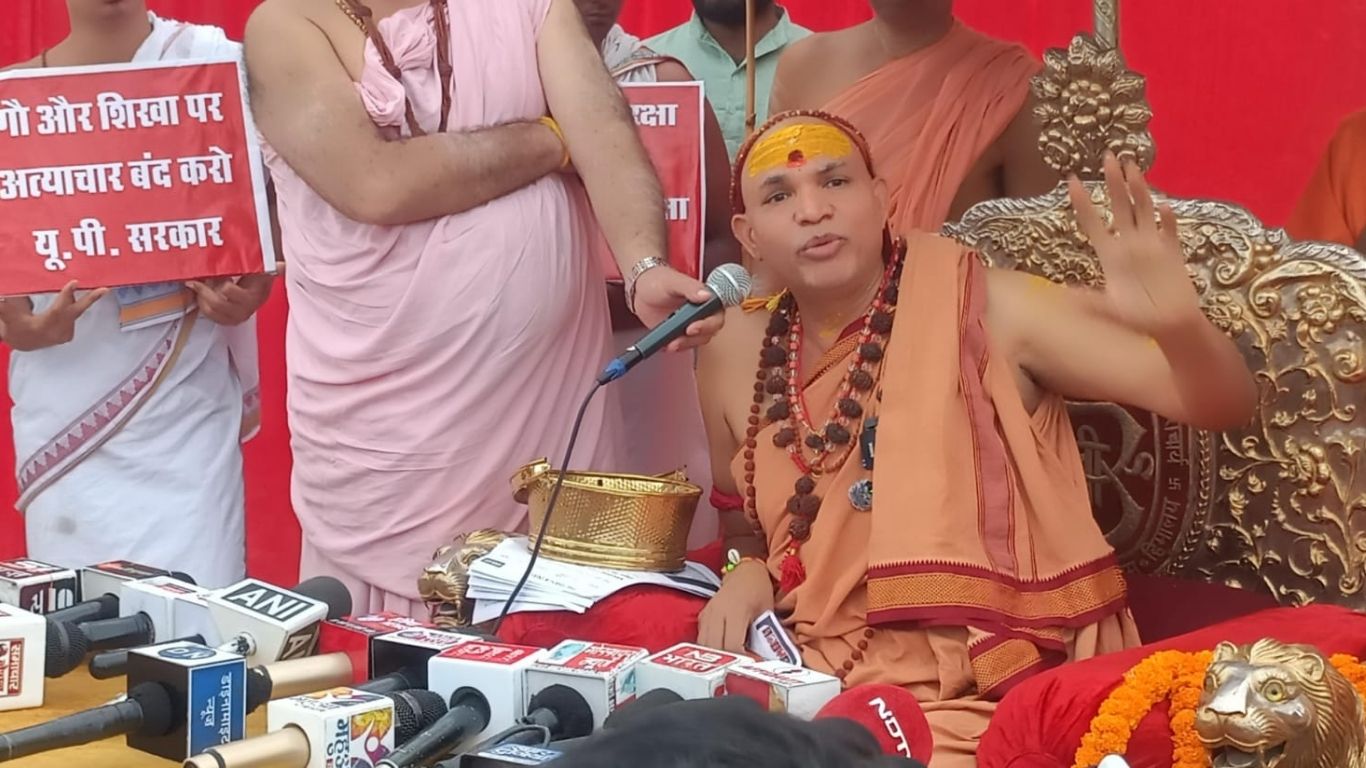 गोरखपुर: शंकराचार्य स्वामी अविमुक्तेश्वरानंद ने यूपी के सीएम को लेकर दिया बड़ा बयान, सुनिए क्या बोले?