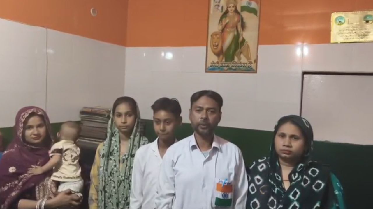 ताजनगरी में बकरीद पर भाईचारा On Top, बकरे की तस्वीर वाला केक काट जीव हत्या रोकने का संदेश