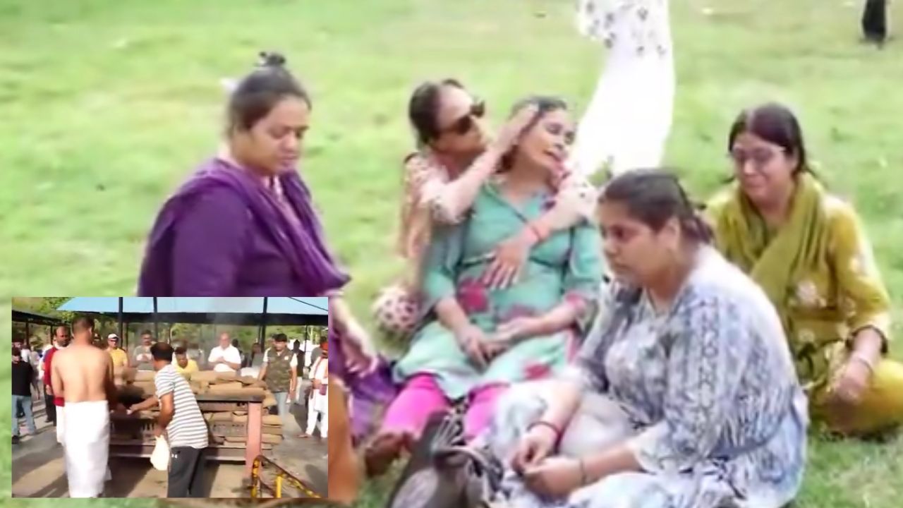 नोएडा की ट्विशा शर्मा हुई अग्नि में विलीन, भोपाल में भाई ने दी मुखाग्नि, वीडियो में देखें कैसे फफक रही थी मां