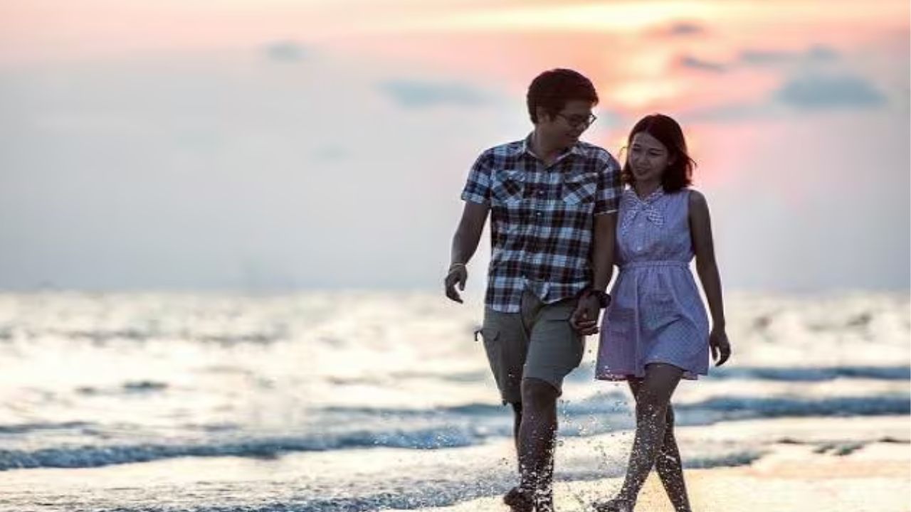 Viral Love Story: सोशल मीडिया पर छाया इस कपल का अनोखा रिश्ता