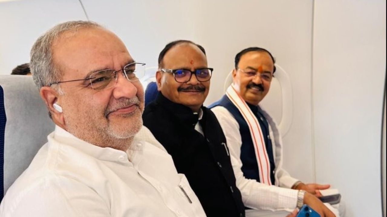 UP Cabinet Expansion: डिप्टी सीएम केशव प्रसाद मौर्य और ब्रजेश पाठक पहुंचे दिल्ली, यूपी मंत्रिमंडल विस्तार पर मंथन तेज