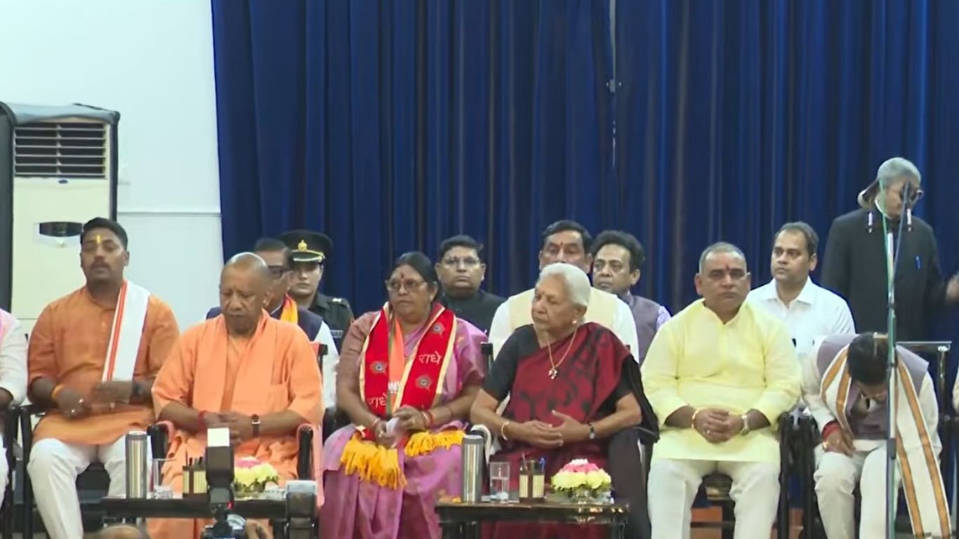 Yogi Cabinet Expansion: यूपी में योगी सरकार का बड़ा विस्तार; 8 मंत्रियों ने ली शपथ, जानें क्या है भाजपा का ‘मास्टर प्लान’