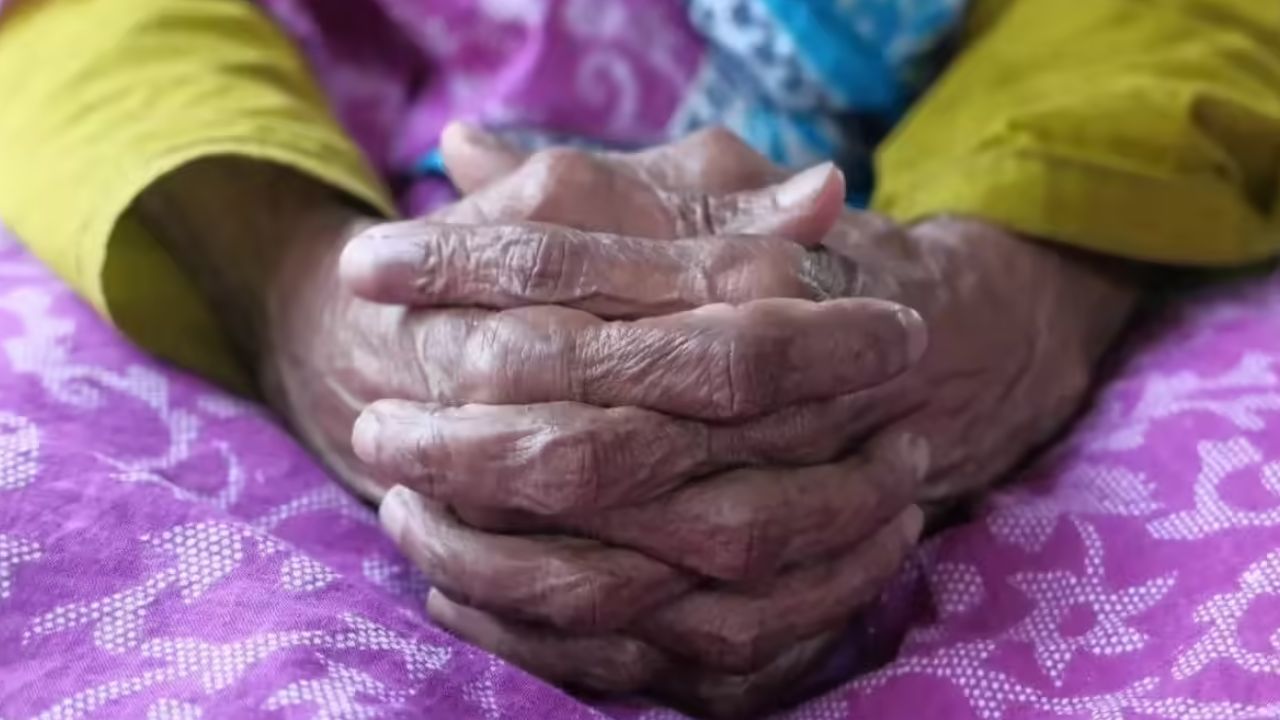 शर्मनाक वारदात: पति को शराब लेने भेजकर 60 साल की बुजुर्ग महिला से की दरिंदगी