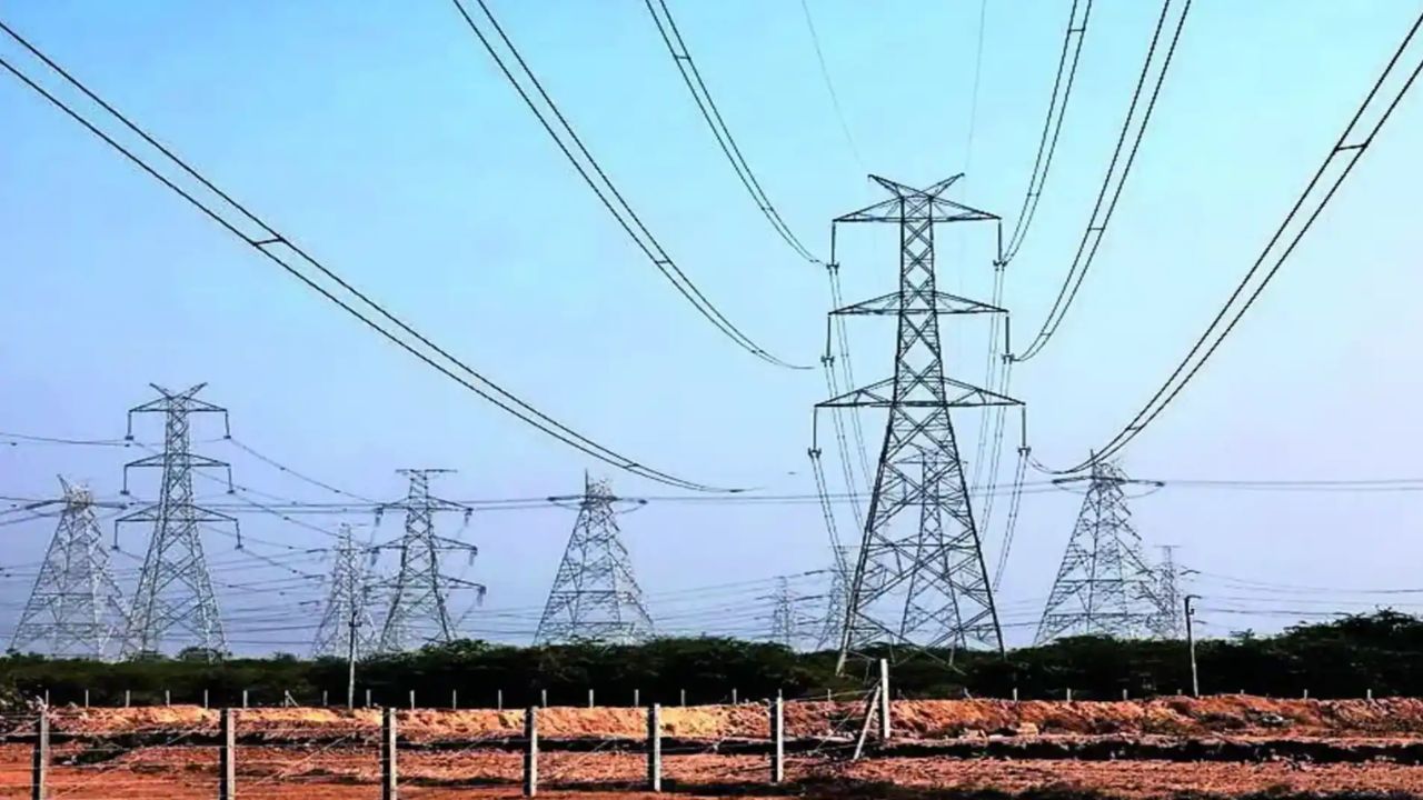 भीषण गर्मी में बिजली का ‘खेल’… कहीं अंधेरा, कहीं दावा; UP में क्या सच में मिल रही है 24 घंटे सप्लाई?