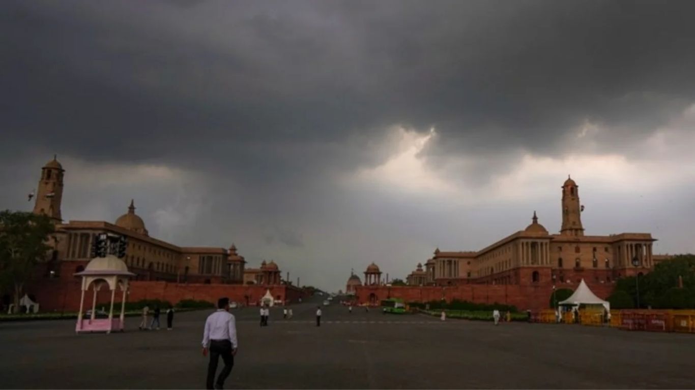 Weather Update: 42 जिलों में भारी बारिश और ओलावृष्टि की चेतावनी, 60km की रफ्तार से चलेगी आंधी