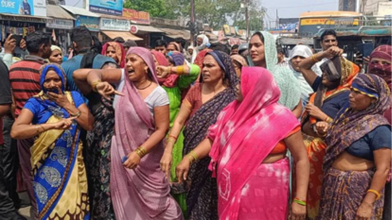 Ghaziabad: महिलाओं ने क्यों हंगामा काटा, दिल्ली-मेरठ रोड पर लगा जाम