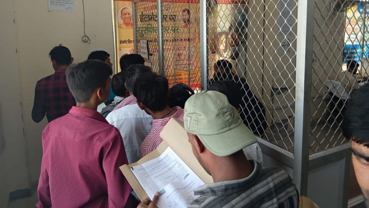 लाइसेंस कब मिलेगा साहब? 8 महीने से भटक रहे 18 हजार लोग, RTO से लेकर लखनऊ तक मामला अटका