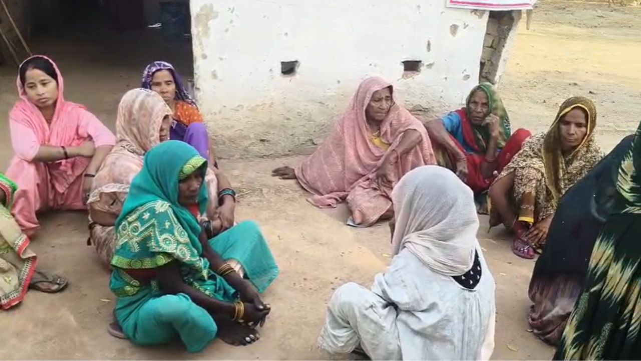सुबह नीम के पेड़ से लटका मिला 19 साल की युवती का शव… क्या है वो राज, जिसने पूरे गांव को सन्न कर दिया?