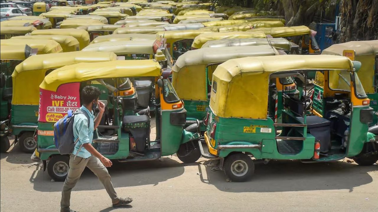 पेट्रोल-डीजल के रेट के बाद अब बढ़ेगा ऑटो-टैक्सी का किराया, जानें कितना महंगा होगा Delhi-NCR वालों के लिए ऑफिस जाना