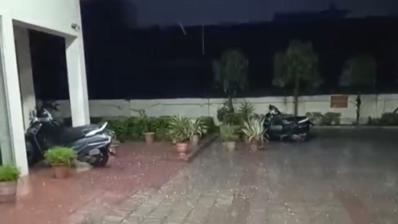 बदायूं में मौसम का बदला मिजाज, तेज आंधी-बारिश के साथ गिरे ओले, कूल हुआ मौसम