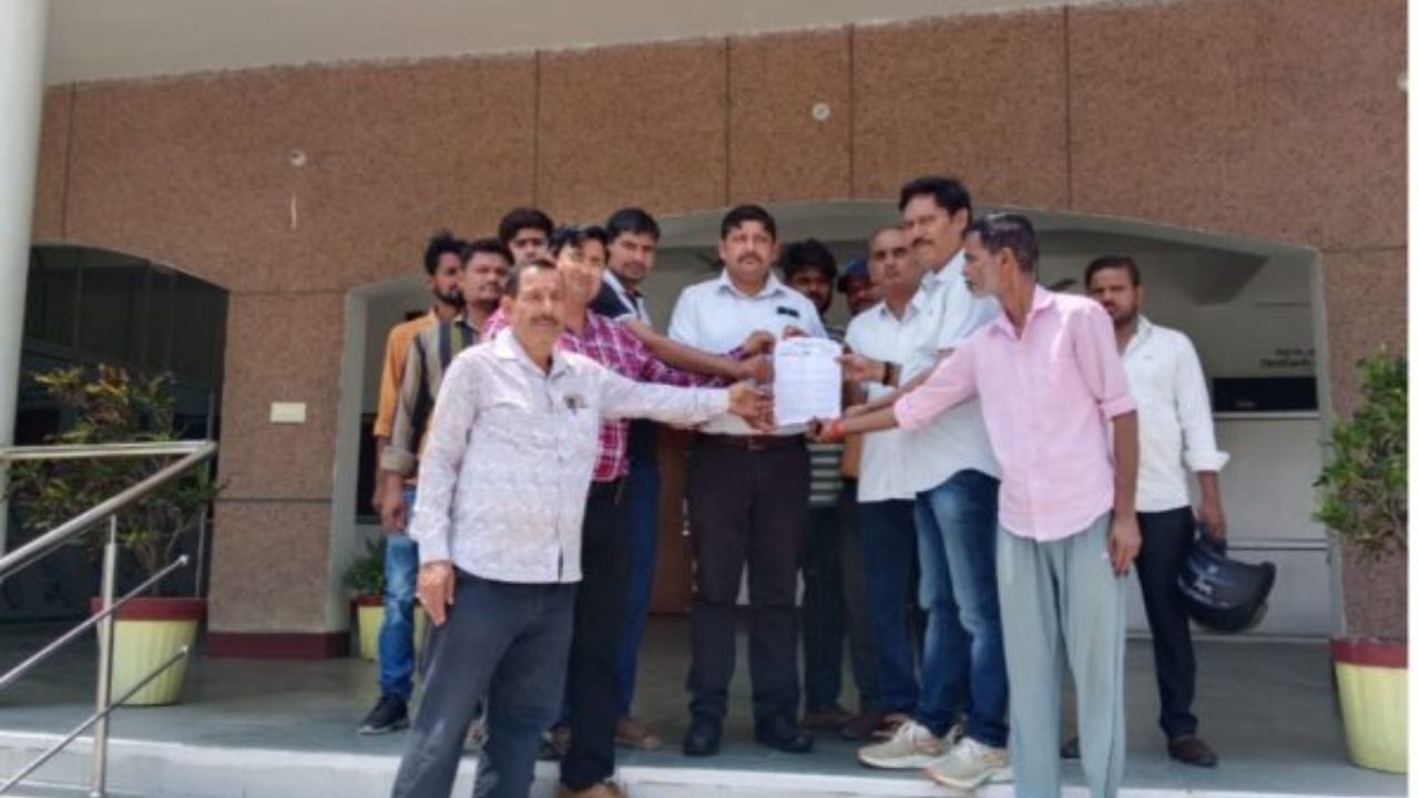 स्मार्ट मीटर के खिलाफ बलरामपुर में आप का हल्लाबोल, राज्यपाल को भेजा ज्ञापन