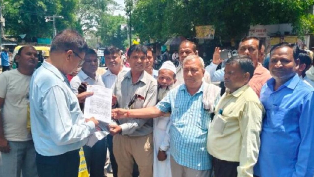 बरेली में ठगी पीड़ितों का हल्लाबोल, भुगतान चेतावनी दिवस पर जोरदार प्रदर्शन