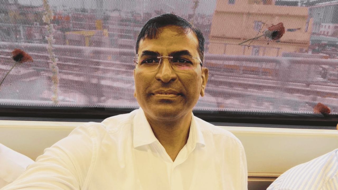Bihar IAS Transfer: कौन हैं कानपुर से पढ़ाई करने वाले IAS कुमार रवि जिन्हें मिली बड़ी जिम्मेदारी