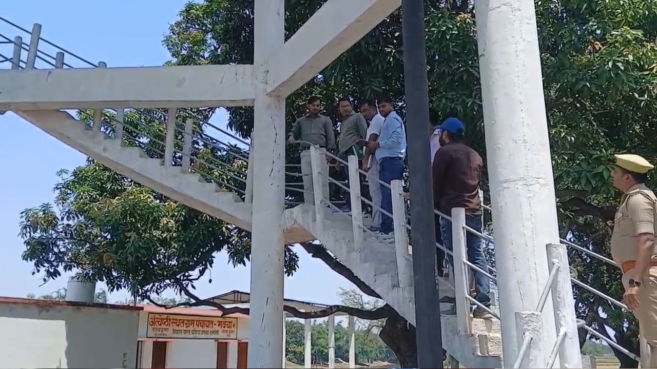 Chandauli News: जल जीवन मिशन पर DM का औचक निरीक्षण, दिए कड़े निर्देश…