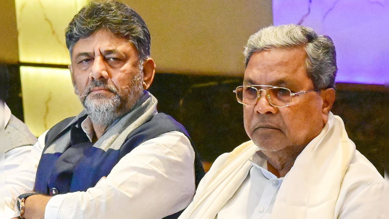 कर्नाटक में कांग्रेस नेतृत्व में बदलाव की आहट, सीएम सिद्धारमैया और डीके शिवकुमार के साथ दिल्ली में बैठकों का दौर