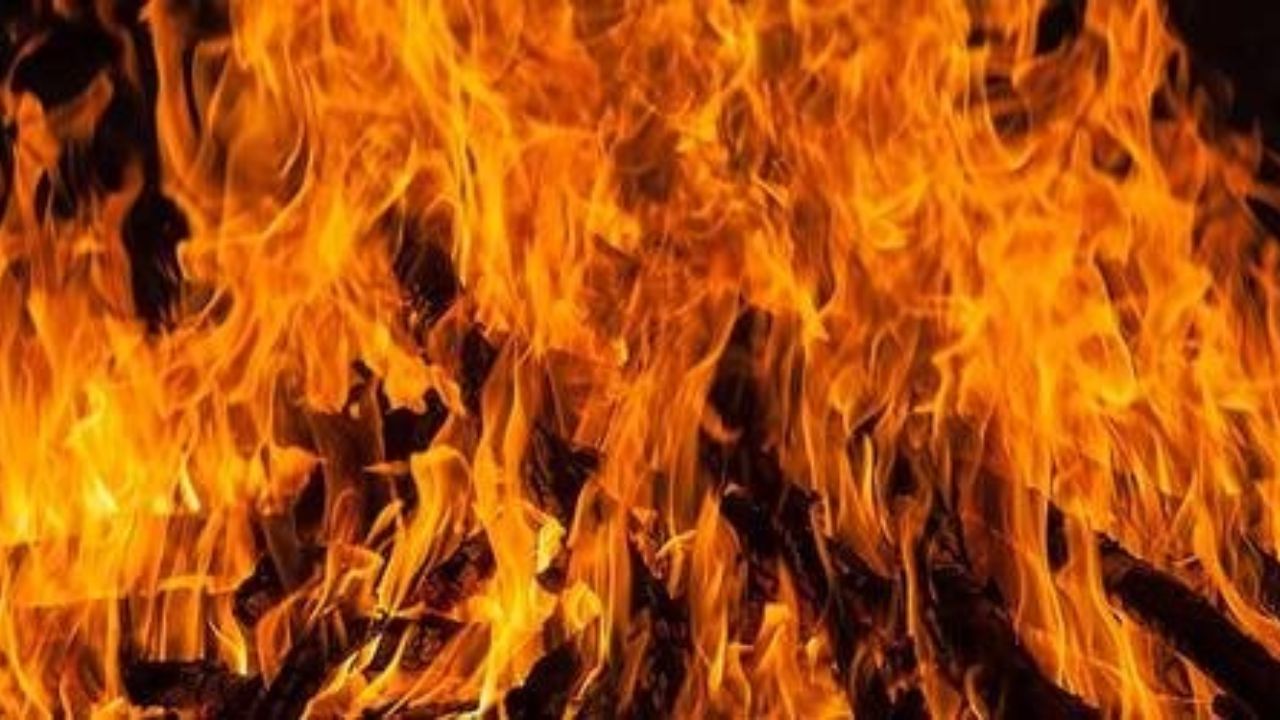 फतेहपुर में खाना बनाते समय हुआ ऐसा धमाका, चीखों से कांप उठा पूरा गांव; 9 लोग झुलसे