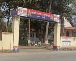 UP Crime: गोरखपुर में टिप्पणी का बदला! घर में घुसकर मां-बेटा-बेटी पर हमला, गांव में दहशत