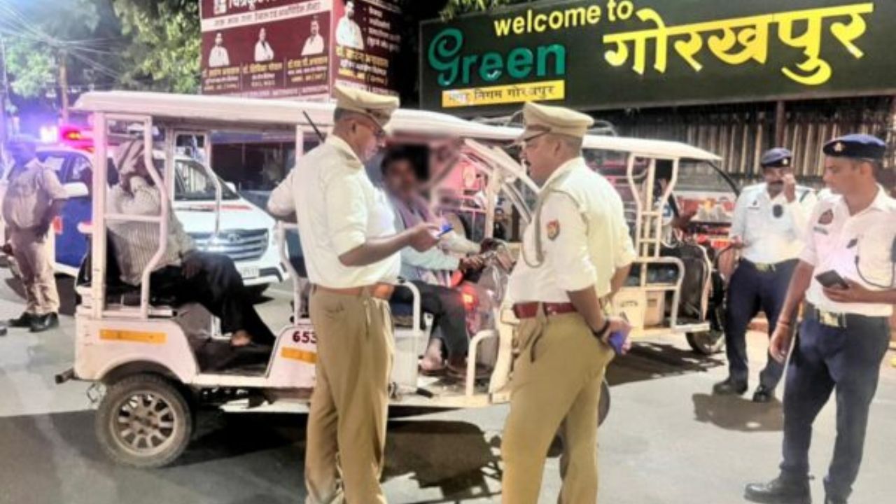 गोरखपुर में ट्रैफिक पुलिस का बड़ा एक्शन, ई-रिक्शा चालकों पर रहम नहीं