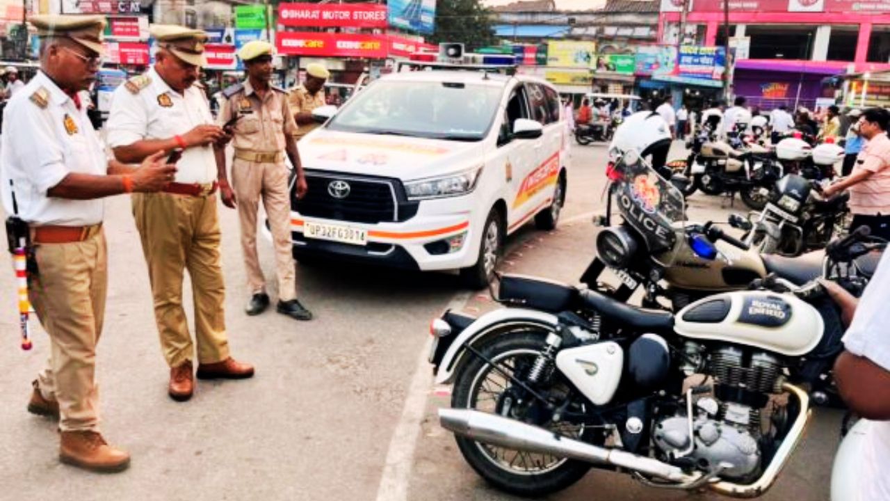 गोरखपुर में ओवर स्पीडिंग पर चला ट्रैफिक पुलिस का हंटर, इतने वाहनों का चालान
