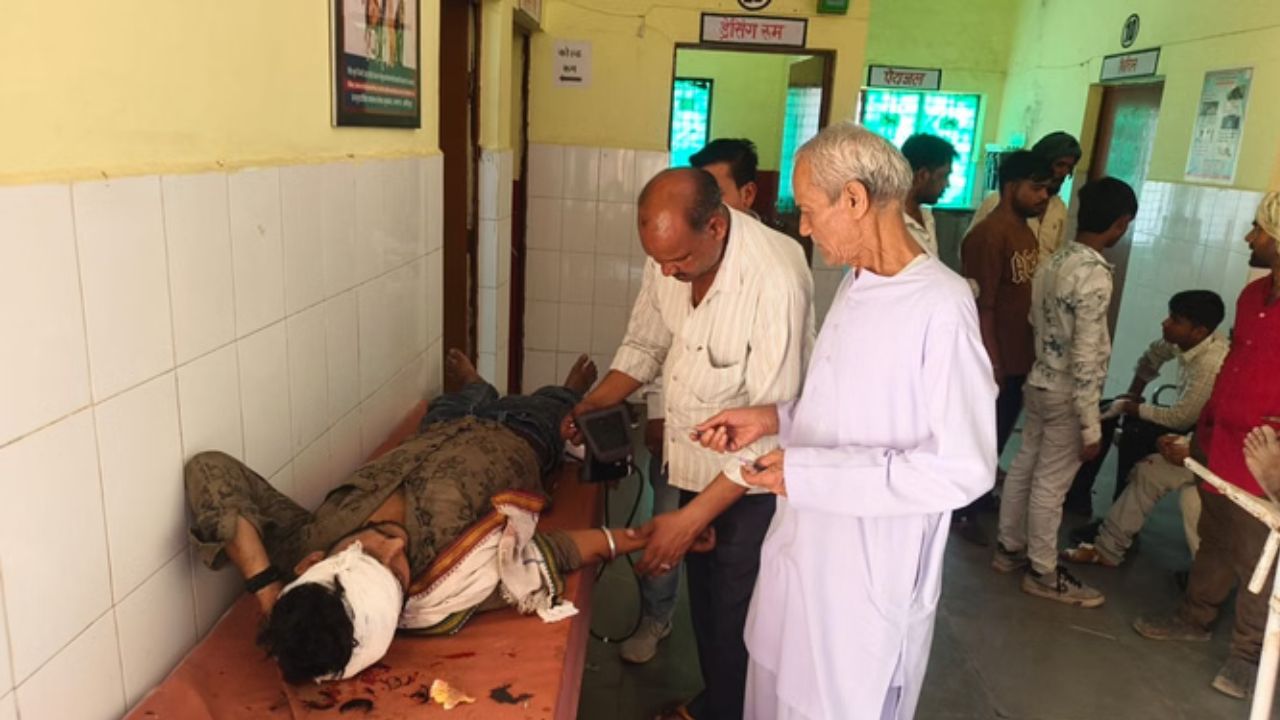 हमीरपुर में सड़क पर हुआ दर्दनाक हादसा: बाइक और कंटेनर की टक्कर, युवक की मौत