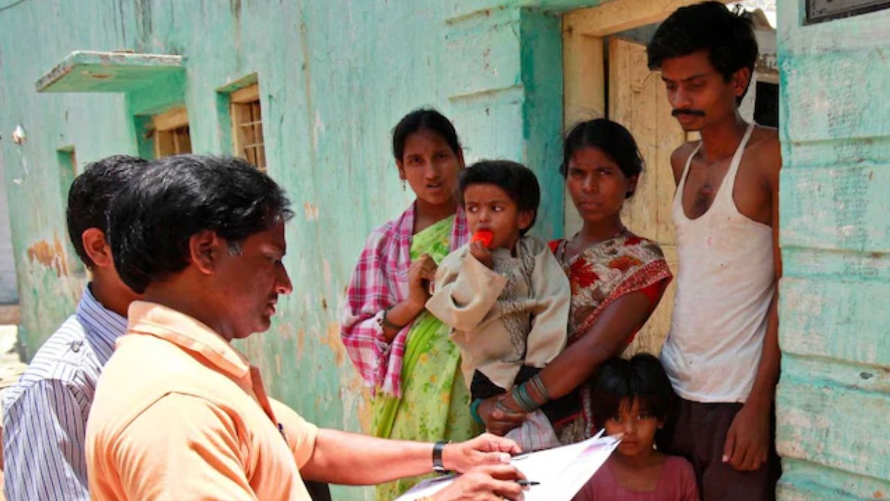“भैया आप क्या खाते हो?” जनगणना वालों को बतानी होगी ये प्राइवेट बातें, देखें कैसे होंगे अजीबोगरीब सवाल